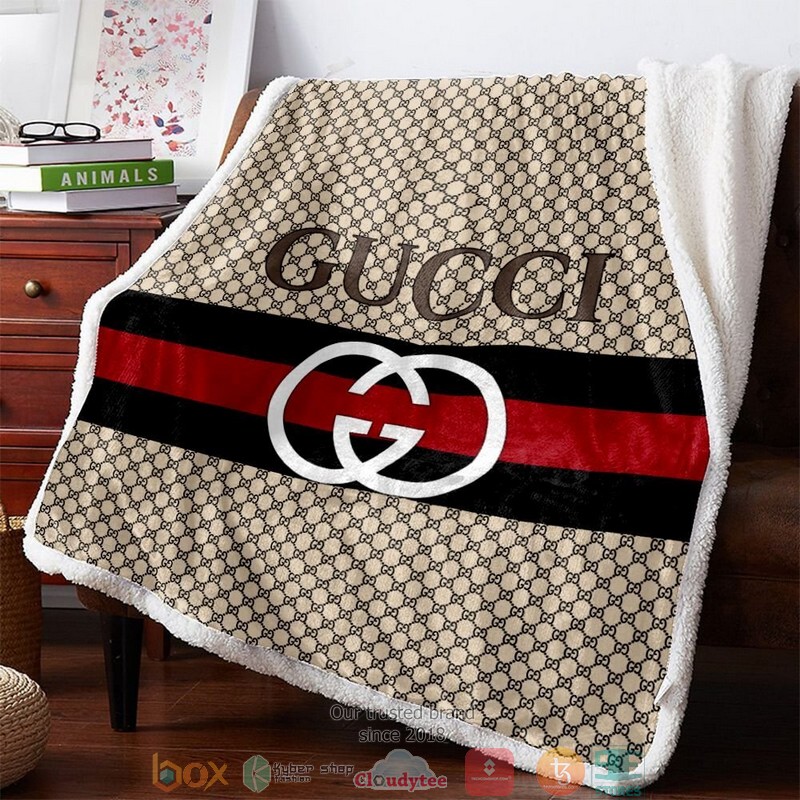 Gucci Hive Pattern Apricot Fleece Blanket Gucci Hive Pattern Apricot Fleece Blanket