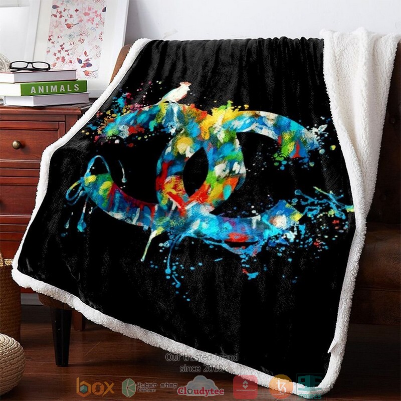 Gucci Variegated Color Logo Fleece Blanket Gucci Variegated Color Logo Fleece Blanket