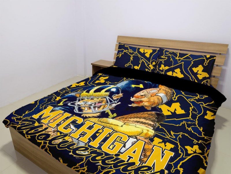 Michigan Wolverines Duvet Cover and Pillowcase Set Bedding Set Michigan Wolverines Duvet Cover and Pillowcase Set Bedding Set